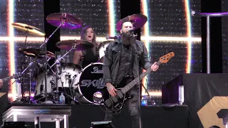 Skillet - Undefeated - Live 4K (Circle Drive-In 2020)