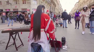 國外街頭的中國調調，感受一下？這過年的氣氛！喜慶Chinese Musical Instruments—Guzheng Cover| 碰碰彭碰彭