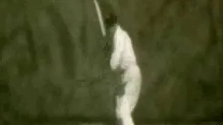 --RARE-- Footage of Don Bradman Batting