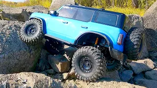 Axial Wraith vs  HB R1001 Beluga   RC CARS Extreme OFF Road