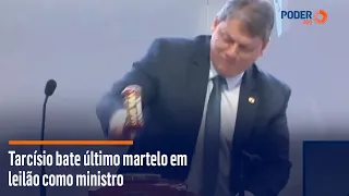 Tarcísio bate último martelo em leilão como ministro