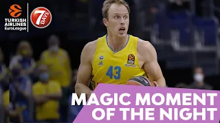 7DAYS Magic Moment of the Night: What a pass, Luke Sikma!