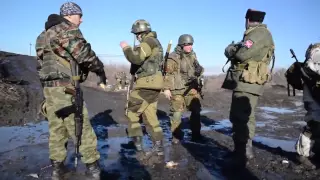 Бойцы армии Новороссии готовятся к штурму Дебальцево. Ополченцы, Новороссия.