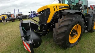 2021 JCB Fastrac 4220 6.6 Litre 6-Cyl Diesel Tractor (235 HP) with AgriBrink Tyre Pressure System