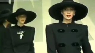 "Valentino" Autumn Winter 1988 1989 Paris pret a porter women by Canale Moda