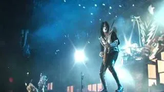 KISS: "Modern Day Delilah" live in Glasgow