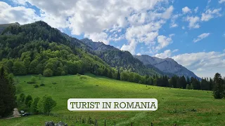 Turist in Romania - Poteca Regală, Sinaia.