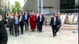 Dorje shugden protestor Shouts  " Dalai lama Stop lying" Germany