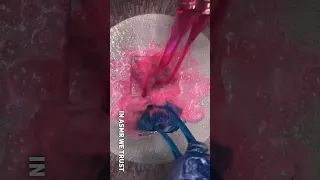 Blue & Pink #genderreveal #oddlysatisfying #spongesqueezing #asmr #inasmrwetrust