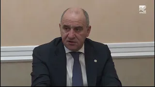 Глава КЧР провел прием граждан в общественной приемной В. Путина