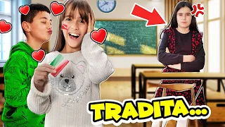 LETIZIA TRADISCE MATTIA CON DIEGO IL NUOVO FIDANZATO DELLA SUA MIGLIORE AMICA GIOIA! TRADIMENTO