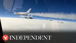 Putin flies into Abu Dhabi with four Su-35 warplanes