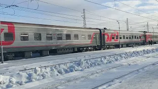 Заканчивается посадка на скорый поезд №144, сообщением Вологда-Мурманск, станция Апатиты,8.03.2022г.