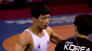 BRONZE GR - 60 kg: H. CHUNG (KOR) v. G. GYANENDER (IND)