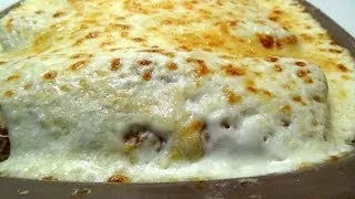 CREPES RELLENOS DE POLLO  EN SALSA BECHAMEL