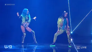 Sasha Banks & Naomi Entrance - RAW: April 18, 2022