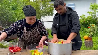 A GREAT DAY IN RAINY VILLAGE! GRANDMA COOKING A UNIQUE RECIPE! RURAL VILLAGE AZERBAIJAN FAMILY LIF