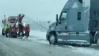 01-10-2021 Abilene, TX - Thick Snow Cover in Texas - Trucks Stuck