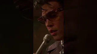 Deleted scene - Austin Butler singing "In the ghetto"