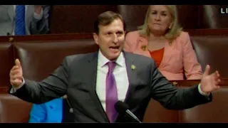 Top Democrat has MEGAVIRAL moment on House floor