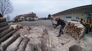 Holzspalten: "Früher" gegen "Heute"