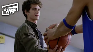 El Sorprendente Hombre-Araña: Peter vs. Flash en el Partido de Baloncesto (Andrew Garfield)