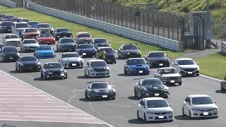 1000台以上のパレードラン？！　富士スピードウェイで数え切れないほどの日本車や旧車、スーパーカーのエンジンサウンド・加速サウンド