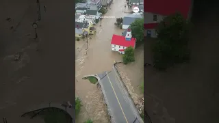 Cars swept away as heavy rains and flooding hit Vermont | ABC News