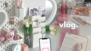 Vlog 🦢 waking up at 5am, clean girl aesthetic, organising warderobe, Japanese snacks, cute foods