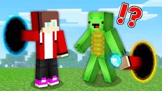 JJ Pranked Mikey With Portal Gun Mod in Minecraft