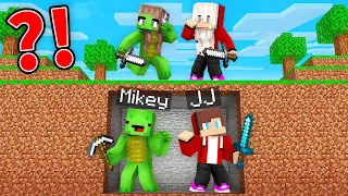 Mikey and JJ : GIRL HUNTERS vs BOY SPEEDRUNNERS in Minecraft! (Maizen)