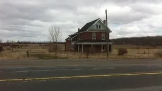 Exploring A Beautifully Aged Abandoned Farm House in Kawartha Lake