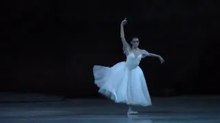 Ulyana Lopatkina in Giselle (clips)