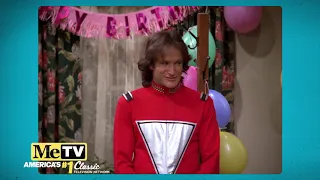 It's Mork from Ork on Happy Days!