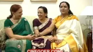 B. Saroja Devi Congratulates Vijaya Nirmala And Jamuna