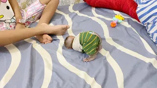 Funny DAM Laying Head Down Butt Up Playing With Sister
