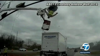 Truck slams into cherry picker at Texas intersection, leaves worker dangling I ABC7