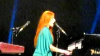 Tori Amos - Space Dog (Live in Moscow)