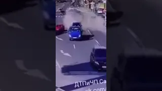 Видео страшного ДТП на Софийской.