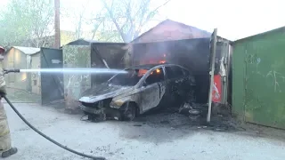 В старом гараже погибла Пежо.