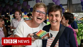 Swiss voters back same-sex marriage - BBC News