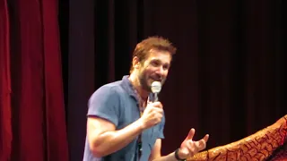 Clive Standen telling pranks of Travis Fimmel