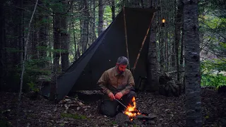 BUSHCRAFT Camping Trip - Heavy Rain - Cooking STEAK on a ROCK, Wood Spoon Carving, no tent