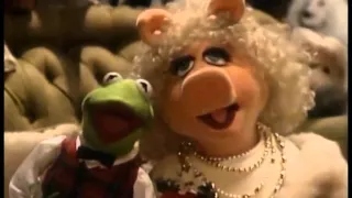The Pogues feat Kirsty Maccoll vs The Muppets-Fairytale of New York-video edit