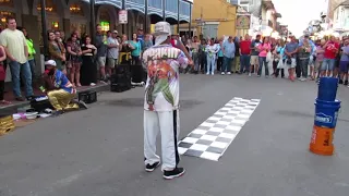 Street Action in New Orleans - Head Slide