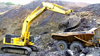 Komatsu PC800LC-8 Loading Caterpillar D400D