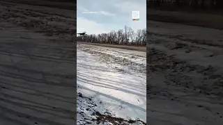 Суровые украинские пилоты: Су-27 взлетает прямо с дороги #shorts