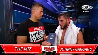 Johnny Gargano sigue amenazando al Miz con decir una verdad - WWE Raw 24/10/2022 (En Español)