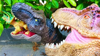 SUPER BAD TYRANNOSAURUS REX 🦖 T-Rex hunting triceratops | Dinosaur Jurassic World Toys Movie