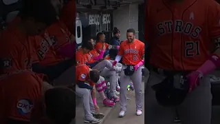 Astros dugout goes COMPLETELY SILENT after Yainer Diaz hits first career home run! 🤣🤣